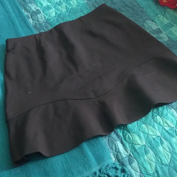 NWT LOFT Black Fit and Flare Skirt Sz MP - Picture 3 of 4